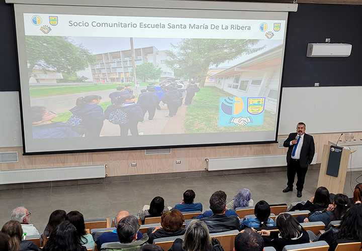 Seminario de Formación Sociocomunitaria puso en valor el compromiso social de la UC Temuco a través del Aprendizaje Servicio
