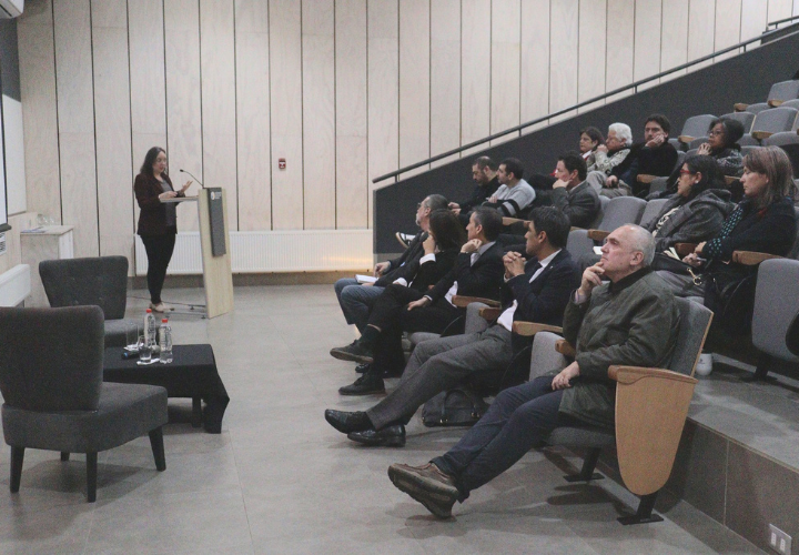 Memoria, territorio y juventud: Mujeres mapuche relatan sus experiencias comunitarias en seminario de la UCT