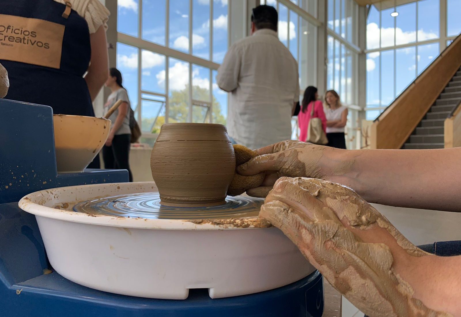 Presentan de manera oficial la carrera de Oficios Creativos en la Facultad de Arquitectura, Artes y Diseño de la UCT